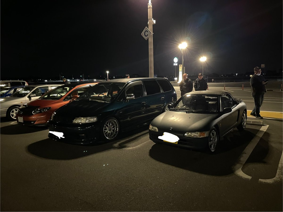 fhuRWGcf5X4xZtV's tweet image. 皆さんミーティングご参加いただきありがとうございました。
懐かしい車が40台近くも！本当に楽しかったです。良い目の保養と、養分の摂取になりました👅。うちの餅オデッセイも喜んでました。
次回もよろしくお願いします。

様子を何個かに分けて投稿します😉
#odyssey #90s #oldcar #meeting