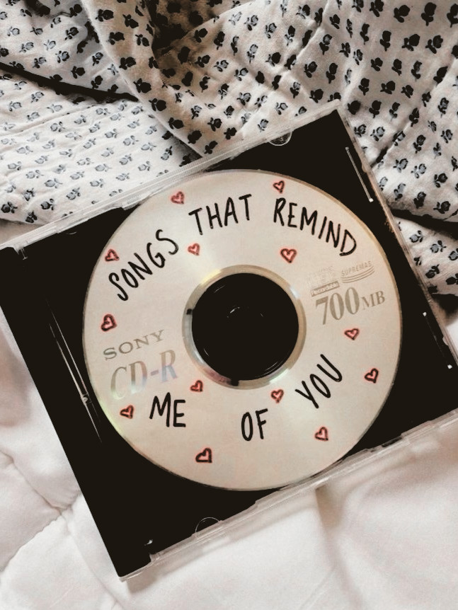 ⠀

thanks for spoiling me this valentine's, roomie. ♡

⠀