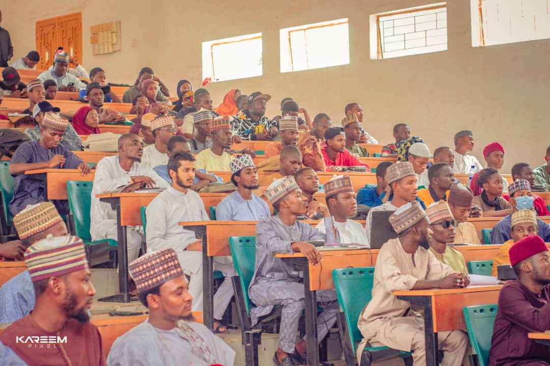 nuesa_abuzaria's tweet photo. 6️⃣ A MASSIVE THANK YOU! 🙏

To our incredible speakers, guests &amp; participants—this event wouldn’t have been the same without you! 🎉

We keep raising the bar for safety, learning &amp; impact! See you at the next one! 💪🔥

#NUESAxSPE #HSE #FireSafety #Engineering #ImpactfulLearning https://t.co/hI5ZHP30pG