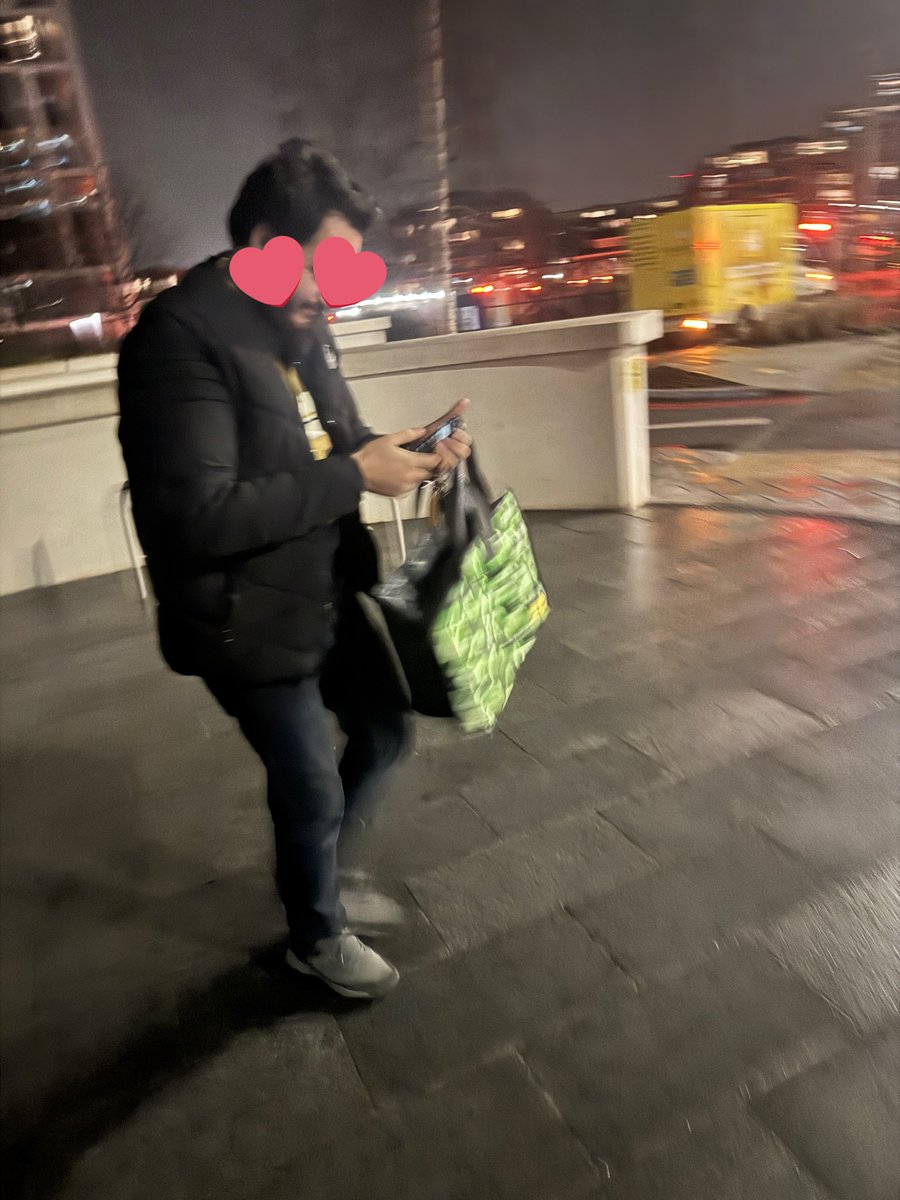 MattStevns's tweet image. Hi @Uber. 

Can you please explain to me why my food, that was supposed to be delivered by a woman, was delivered by a middle aged man? 

Thanks, look forward to your reply.