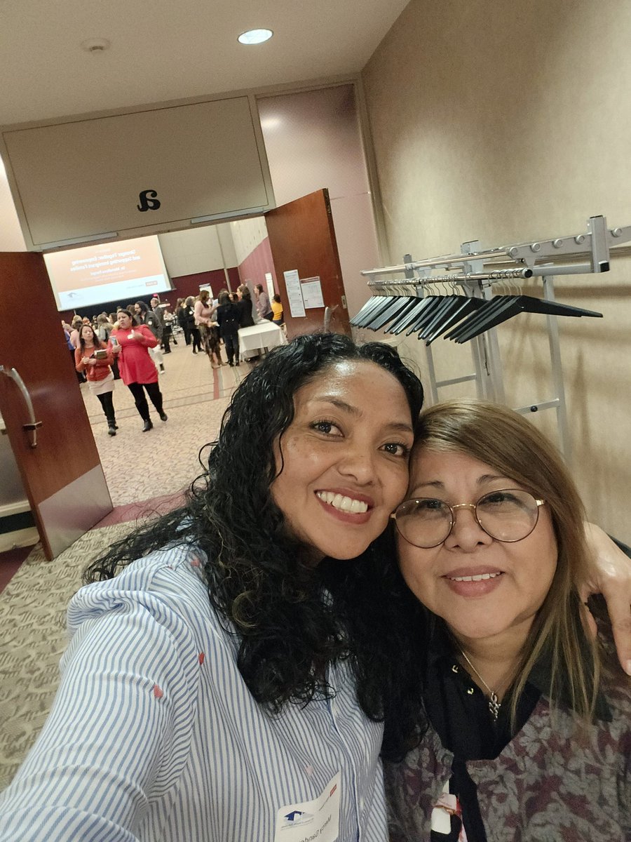MercySa63194036's tweet image. Excited to have attended the  NC Annual Hispanic Latinx Summit this Saturday alongside my colleagues from JGMS. We participated in insightful discussions,gained valuable perspectives to support our students and communities.
#UnitingOurWorld
@ParticipateLrng #EducatorsForChange
