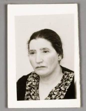15 February 1892 | Dutch Jewish woman, Marianne Musaph-Sanders, was born in Amsterdam.

In January 1943 she was deported to #Auschwitz from #Westerbork. She was murdered in a gas chamber after arrival selection.