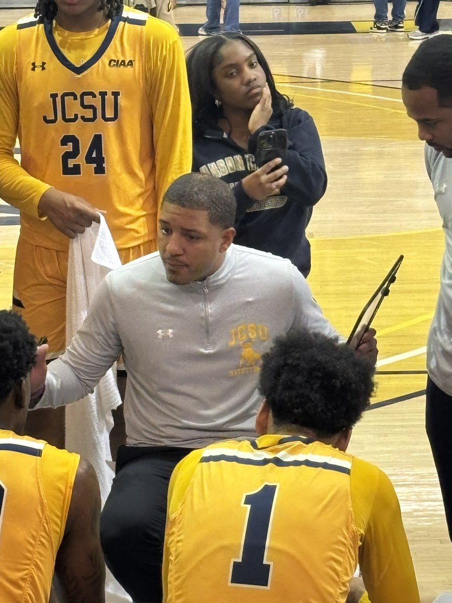 ACE_Coaches's tweet photo. Coach ‘em up @AntwainBanks32, #ACE_Coaches Class of ‘23-24
Appreciate being with @JCSUMBB today!  #IAmACE https://t.co/PXUiEGyjx4