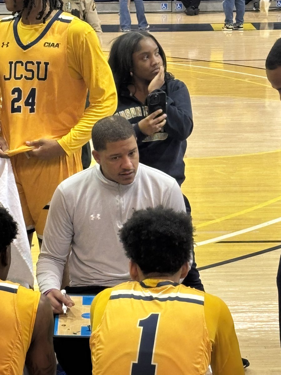 ACE_Coaches's tweet photo. Coach ‘em up @AntwainBanks32, #ACE_Coaches Class of ‘23-24
Appreciate being with @JCSUMBB today!  #IAmACE https://t.co/PXUiEGyjx4