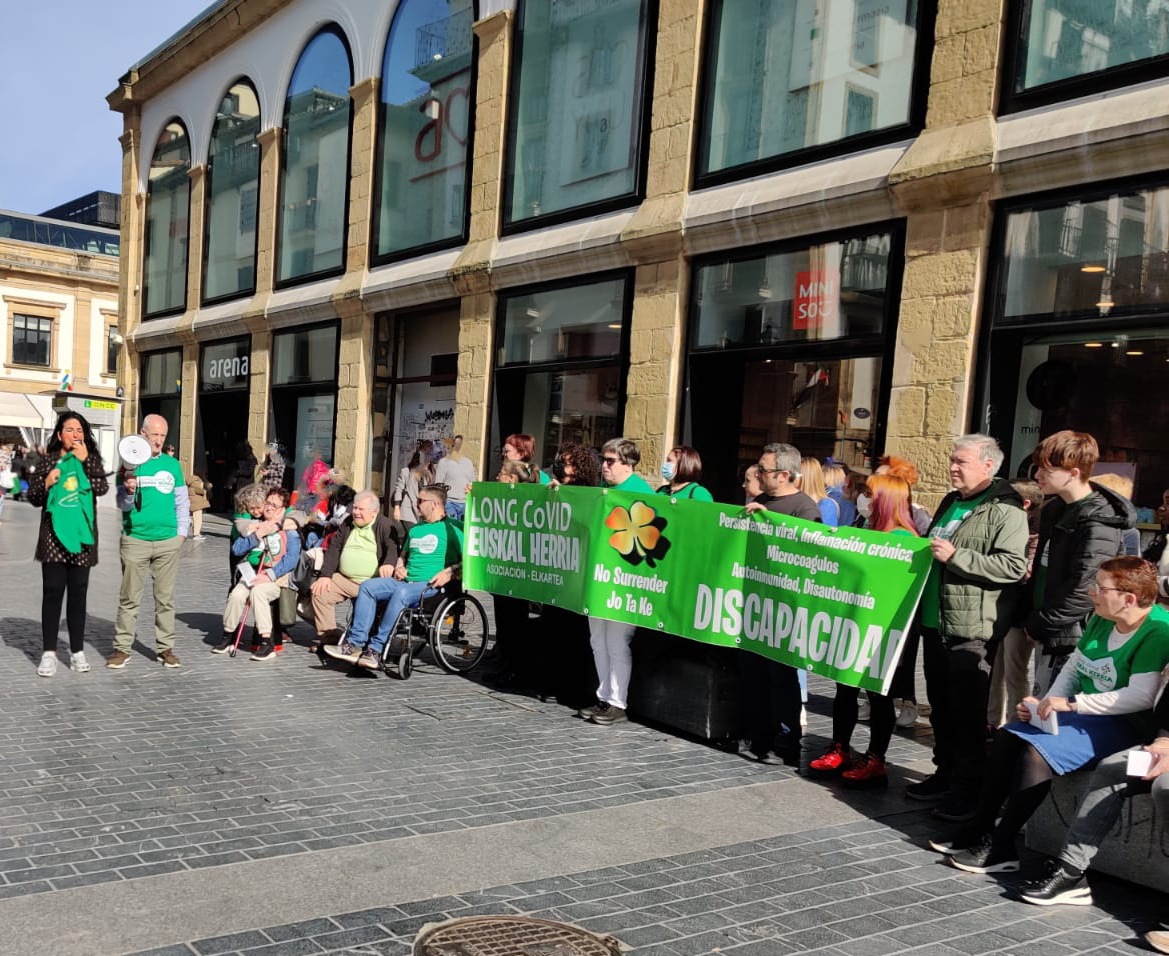covideuskal's tweet photo. Hoy la #MareaVerdeLC, como cada 15 de mes, siendo la voz de quienes sufren permanentemente la #CoVID19.
#LongCoVIDAwareness #NoSurrender #JoTaKe
#SOSLC 🆘🆘🆘🆘🆘 https://t.co/NnyN1ylYOp
