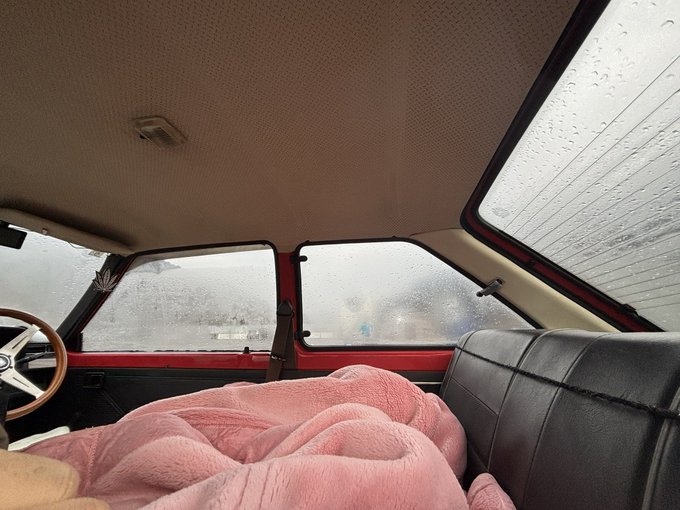 極寒の旧車車中泊で生還した! 