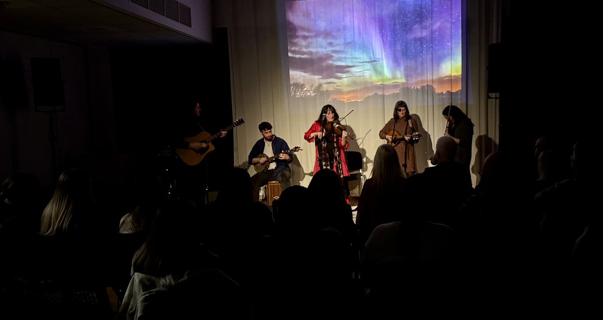 rothramach's tweet photo. Oíche álainn in @AMhacha at Dee Armstrong &amp; special guests @ArmaghRhymers Visually transcendental, auditorily teleportive!!!  Le @alananichiarain https://t.co/m3Cw1PIo1H