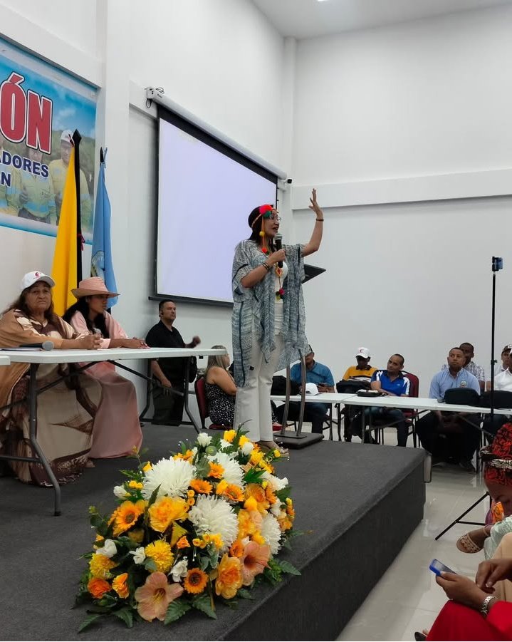 soyliliana10's tweet photo. Este es el resumen del recorrido que tuvo la Dra. @carolinacorcho
en la #Guajira durante el foro CHARLAS SANAS PARA UN PAÍS ENFERMO en #Villanueva y #Riohacha.
"Un pueblo bien informado, será un pueblo bien" https://t.co/uzwV2l08zo