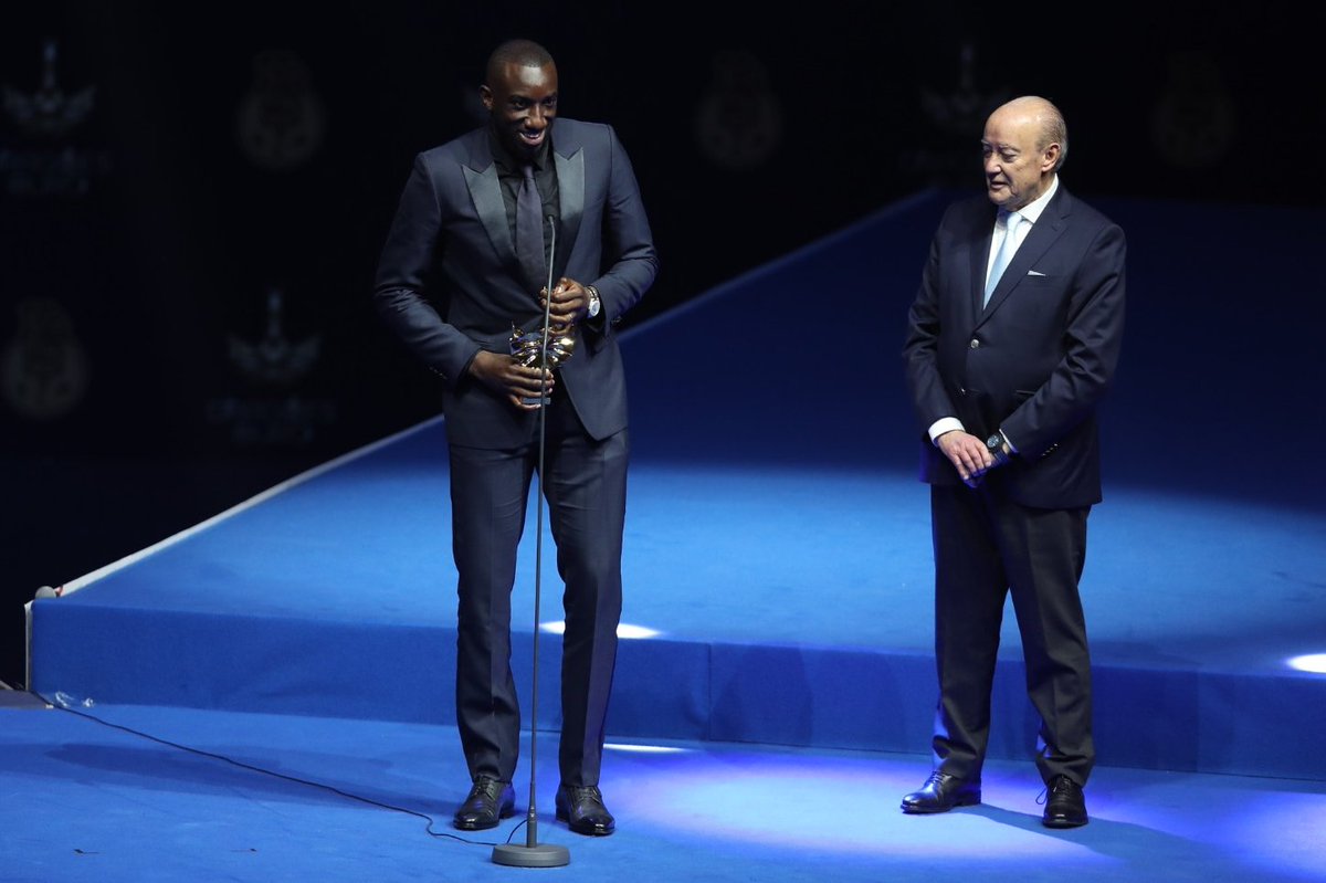 Descanse em paz Grande Presidente !!
Obrigado por tudo o que fez por mim !!
Minhas condolências a toda a sua família !!
É coragem para todos os seguidores do Porto !!
🤲🏿💙🐉