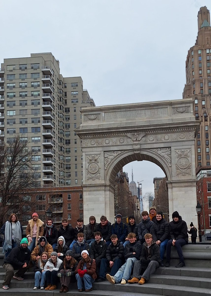 Day 1! Chilly and the snow has arrived. The length of Manhattan walked and some tired feet. Great trip to the greatest city in the world! #jointsixthform #beaminster #colfox