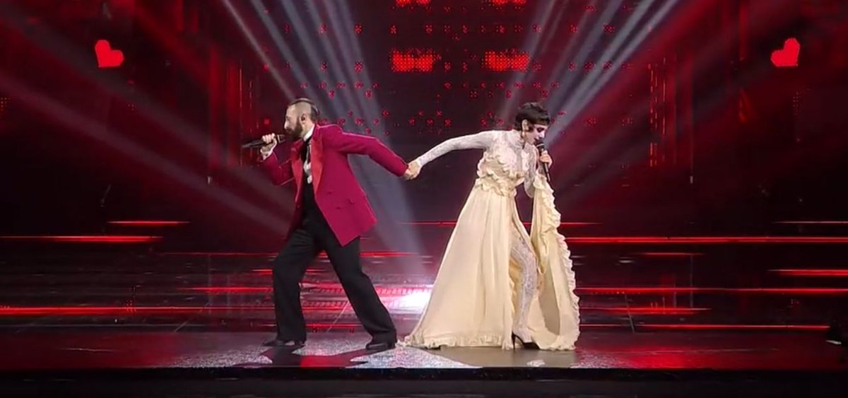 giada94s's tweet photo. Tutto molto bello, ma qui serve una petizione per mandare #cuoricini all'Eurovision #sanremo_2025 https://t.co/mb5nek3sAr