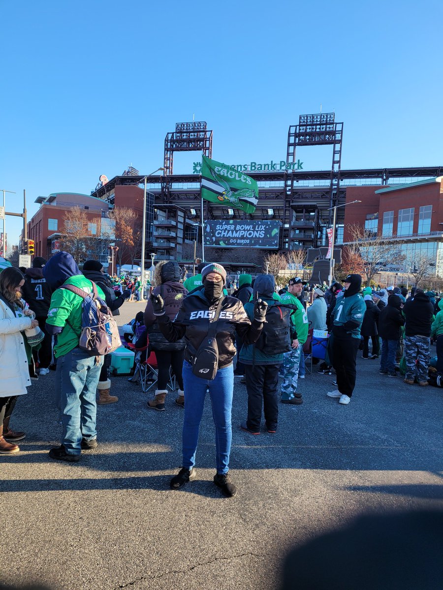 DJReddz609's tweet photo. Having been there for both the SBLII 2018 and now the SBLIX 2025 parade was top tier as a lifelong Philadelphia Eagles fan! 😁💚🏆🦅🏈 
@Philadelphiaeagles #superbowlchampions #SBLII #SBLIX #geauxbirds #gobirds #eaglessuperbowl #philadelphiaeagles #eagles #gobirds #flyeaglesfly https://t.co/rHZGqAX4Mc