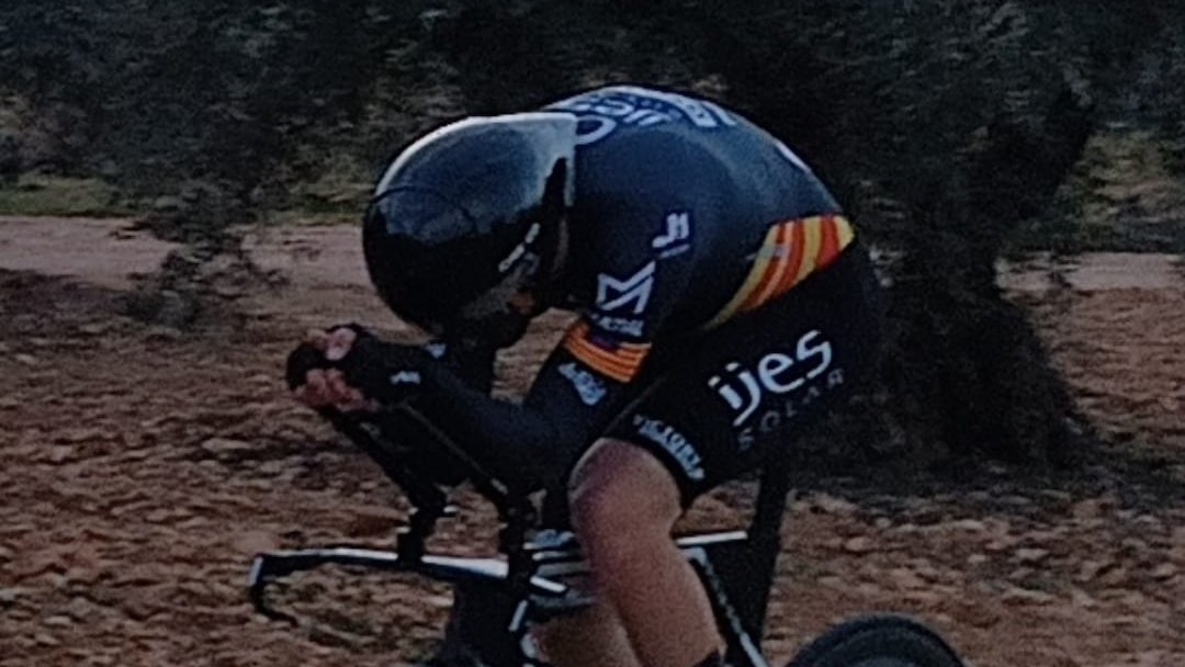 2⃣ Segundo en la CRI

💛 Líder de la general

💪 <a href="/Joanmarbr/">J.M.BENNASSAR</a> defenderá en la última jornada el maillot amarillo del Memorial Manuel Sanroma