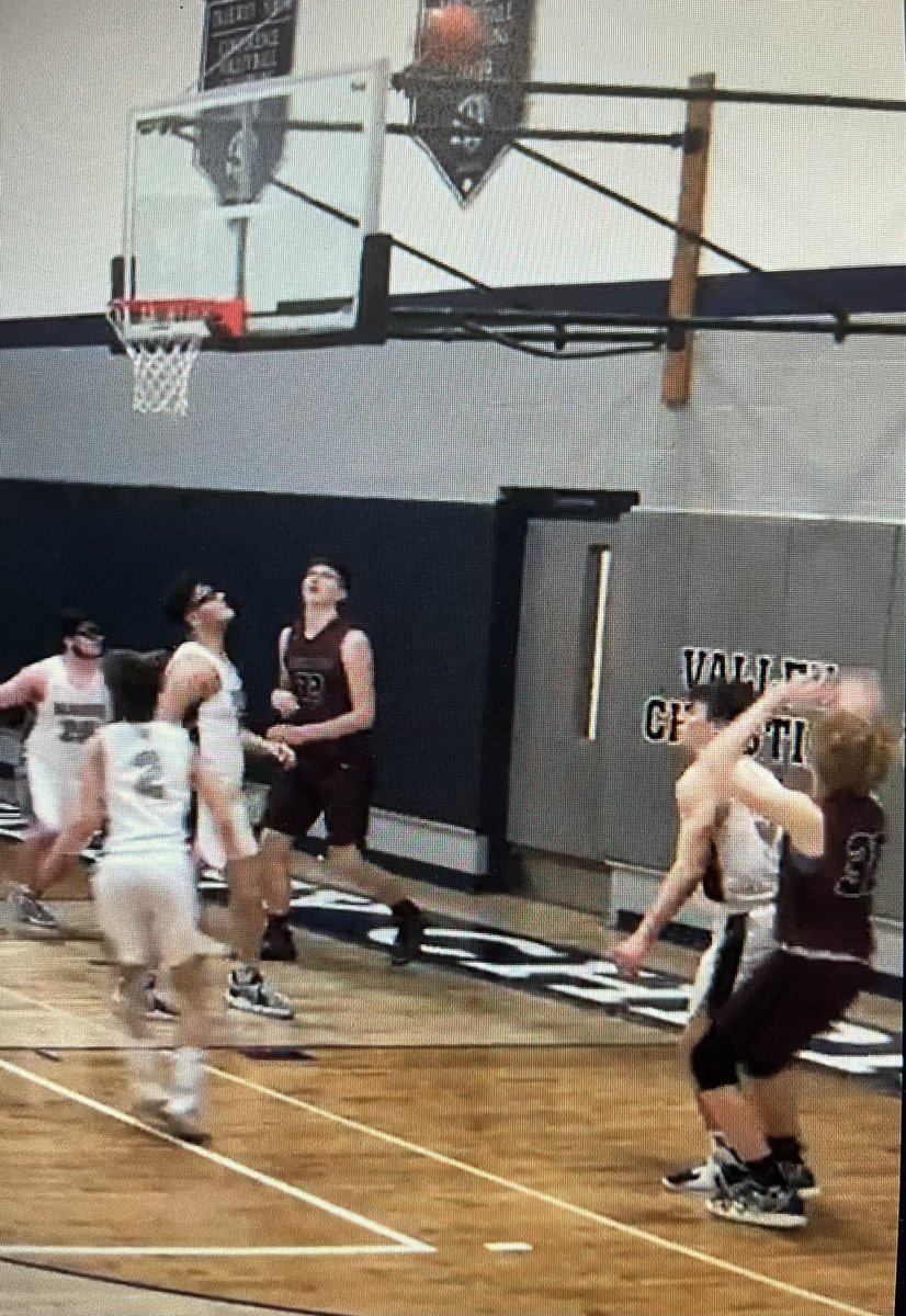 ryan_feldm69592's tweet photo. What a great achievement @feldmann_brody!  1000 points, 5th in school history! We are so proud of you bud!  Huge shout out to @fcpaprofessor for all your time and hard work put into coaching Brody!
@ColtonWilson23 @travisWSN @WisBBYearbook 
@BlueDevil_HC https://t.co/8PHpqUPCq5