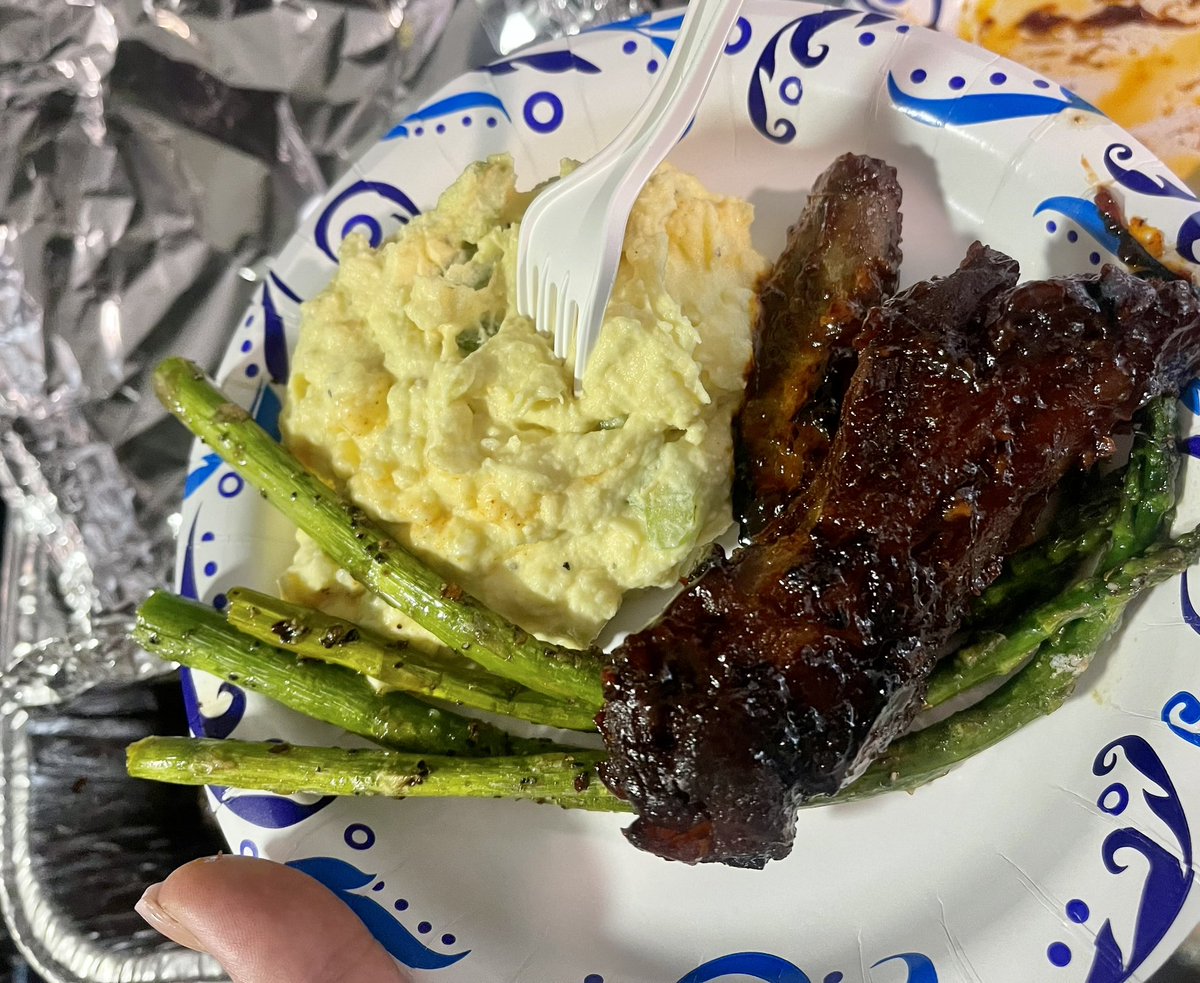 savvinain's tweet photo. I did my thannggg. 🤤🤎 #fallofftheboneRIB https://t.co/phjmy2RakB