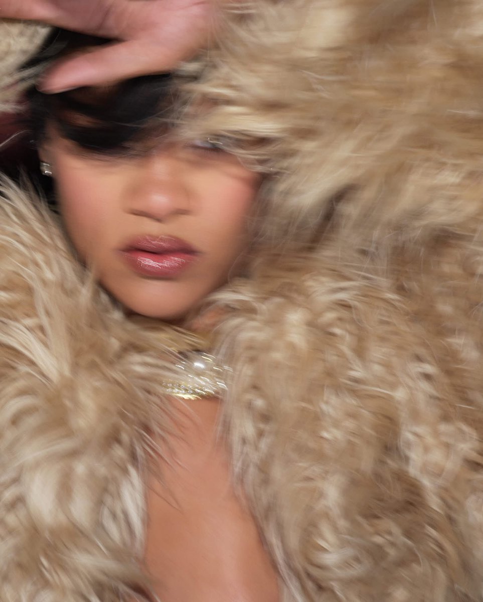 awgecentral's tweet photo. Rihanna for Fenty Beauty https://t.co/9B5jWeqBWT