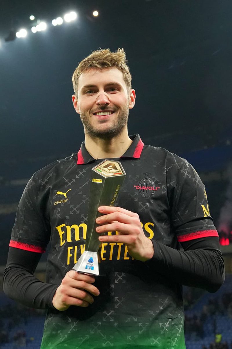 Jovenesfutmx's tweet photo. 🇮🇹🔝🇲🇽¡EL MEJOR! Santiago Gimenez fue elegido el MVP del partido entre Milan y Hellas Verona https://t.co/LpjcHFU2hB
