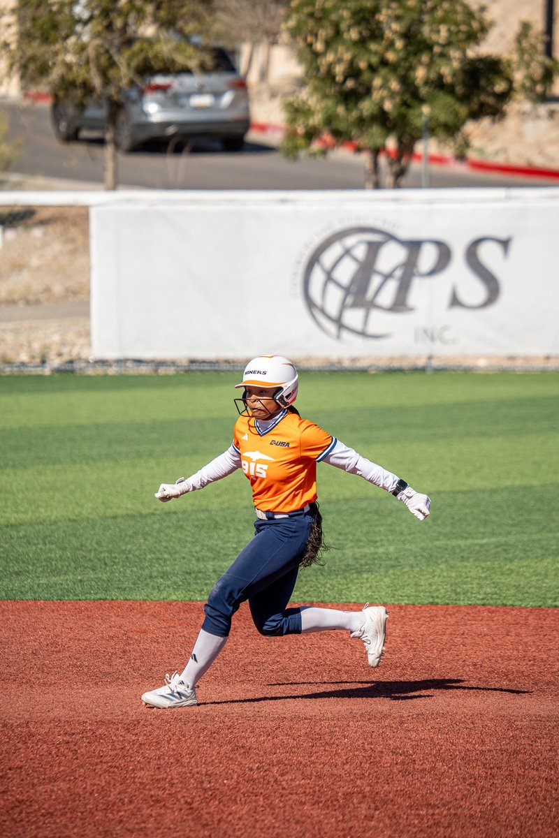 UTEPSoftball's tweet photo. 𝐀𝐥𝐥 𝐇𝐞𝐚𝐫𝐭, 𝐀𝐥𝐥 𝐇𝐮𝐬𝐭𝐥𝐞. 𝐆𝐚𝐦𝐞 𝟐 ✅ 🔥 🥎

#PicksUp https://t.co/kC5ZlmYKNo