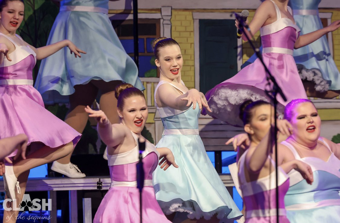 Rise of Adrenaline took it to the next level with their amazing performance!! Great job!! #theclashcomp #showchoir @sparta_showchoirs 💪🎆