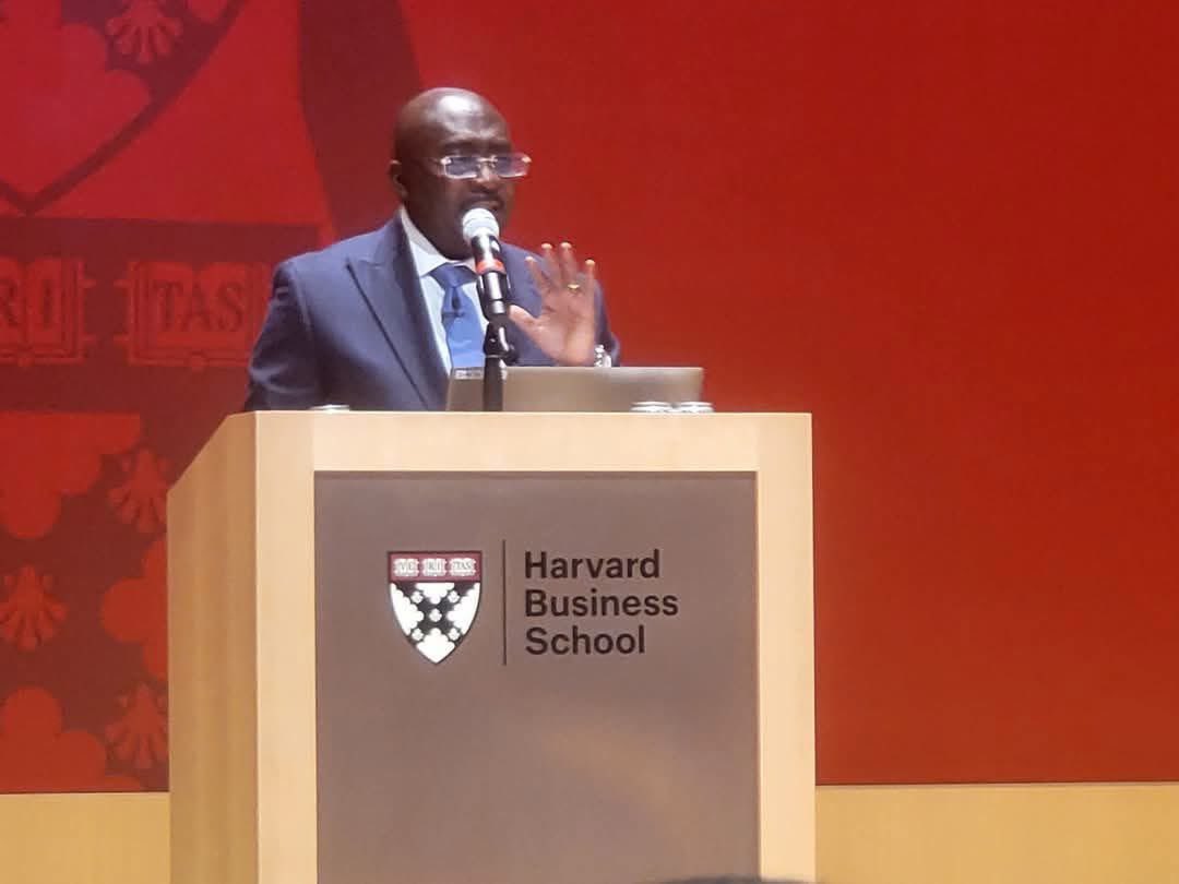fuseinisaaka1's tweet photo. Excellent presentation by his excellency @MBawumia at Harvard . The future is bright https://t.co/EYYBMNETtX