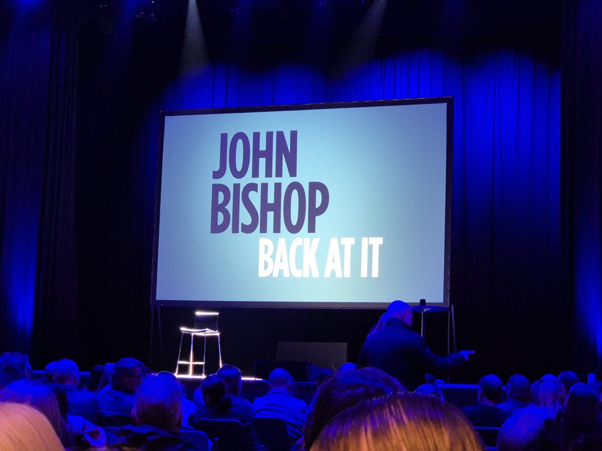 ClementsVicky's tweet image. Out out for @JohnBishop100 @PortsmouthGhall 💙👏😂