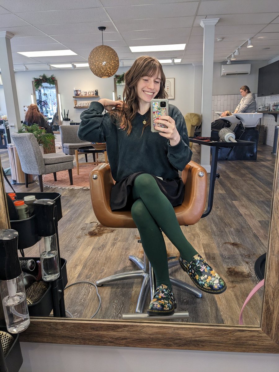 cheyzissle's tweet photo. Forgot how amazing a fresh haircut makes you feel 💁‍♀️ https://t.co/EsWgWFAFL6