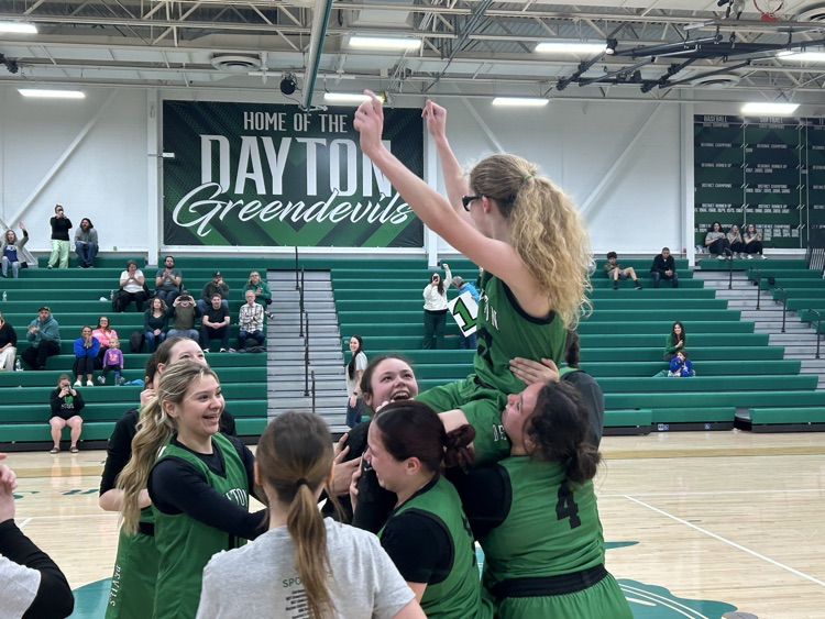 DaytonISDKY's tweet photo. Tayah Smith scored her 1,000th point as a Greendevil! Amazing accomplishment, Tayah! Your Greendevil family is so proud of you #DaytonPride https://t.co/t3h9QG1ACO