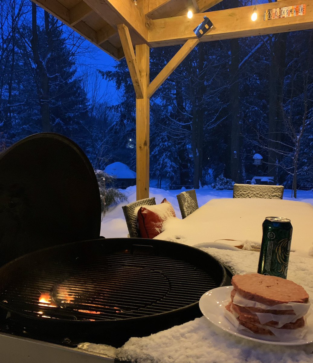 A little bit of magic and a perfect and quiet night for grilling. 
Be kind to each other. 😊