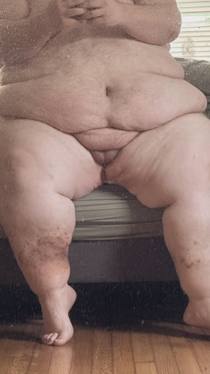 SuperChubStud's tweet photo. Who wants to come and enjoy my #fat any #chubbychaser interested? https://t.co/nXQaeumx3R