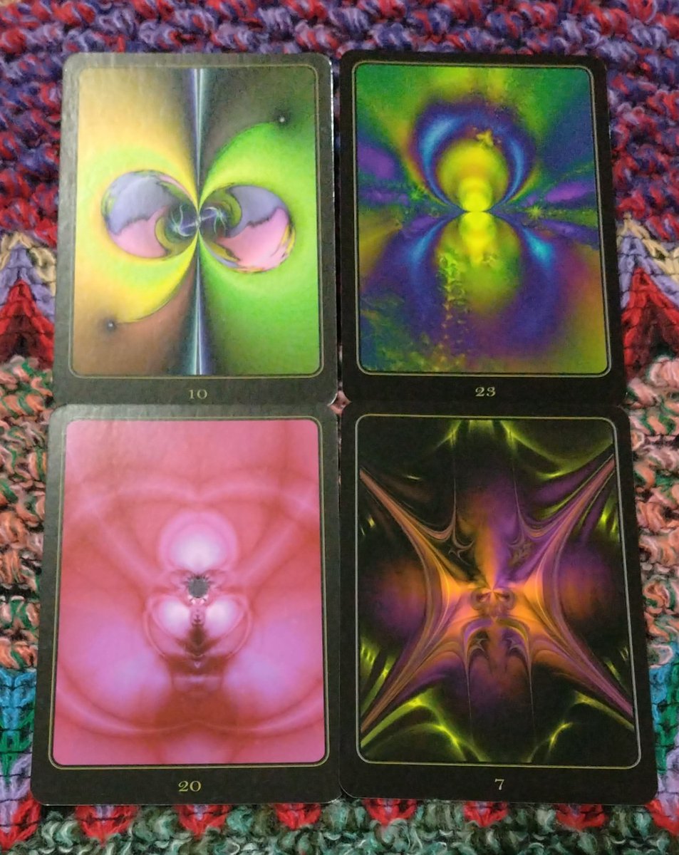 356gic_tarot's tweet photo. 今日のPath
10_仕事
※二匹で一匹の蝶（融合失敗）
23_魔法
※鏡面止水、飛ぶ蝶
20_伴侶の愛
※花の中心
7_生き抜くための力
※目を閉じた触角が巨大な蛾
（※は見えたもの）

魂の半分を分け与えあい、1つになったが完全体とならなかったことに気付いていない

P1

#PathOfTheSoul
#オラクルカード https://t.co/qVHILcFWf7