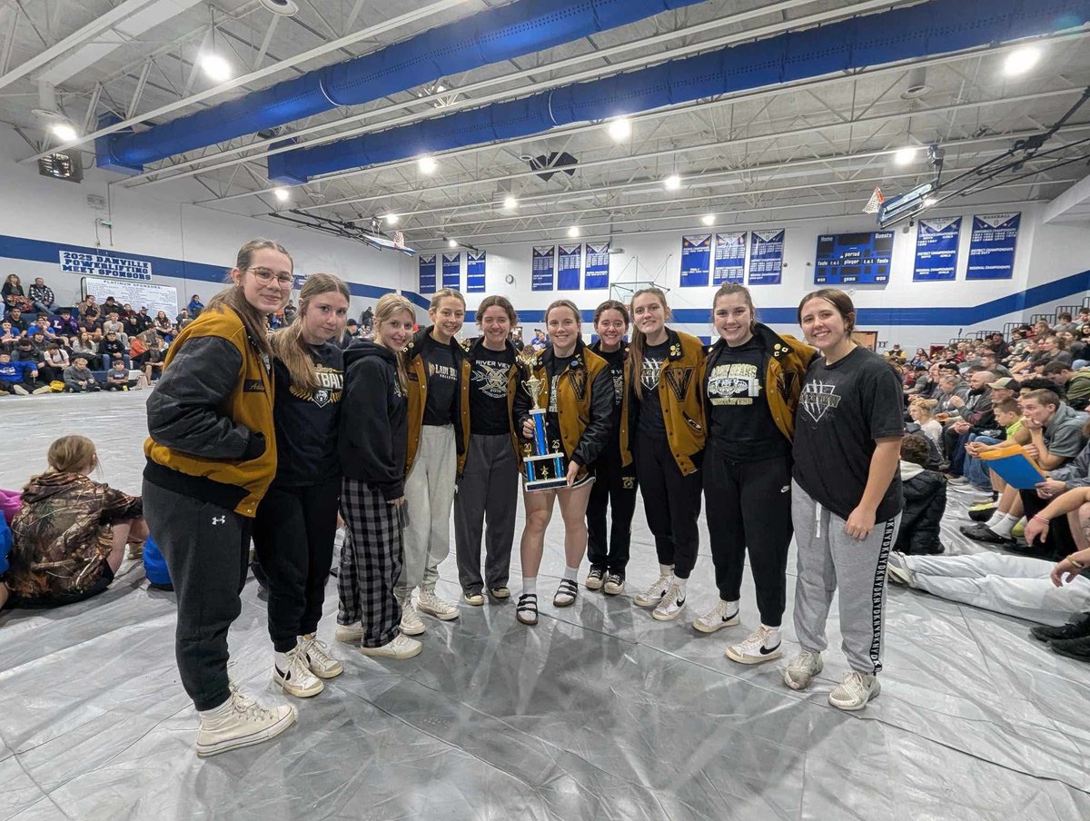 RVBearsSoftball's tweet photo. “Great things are accomplished by a series of small things brought together”. 
The additional 2.5lbs plate or 5lbs plate may seem little to an individual but all added up is great for the team. RV Girls Team finishes 3rd overall today at the Danville Weightlifting Meet. https://t.co/LOYoQvt7v8
