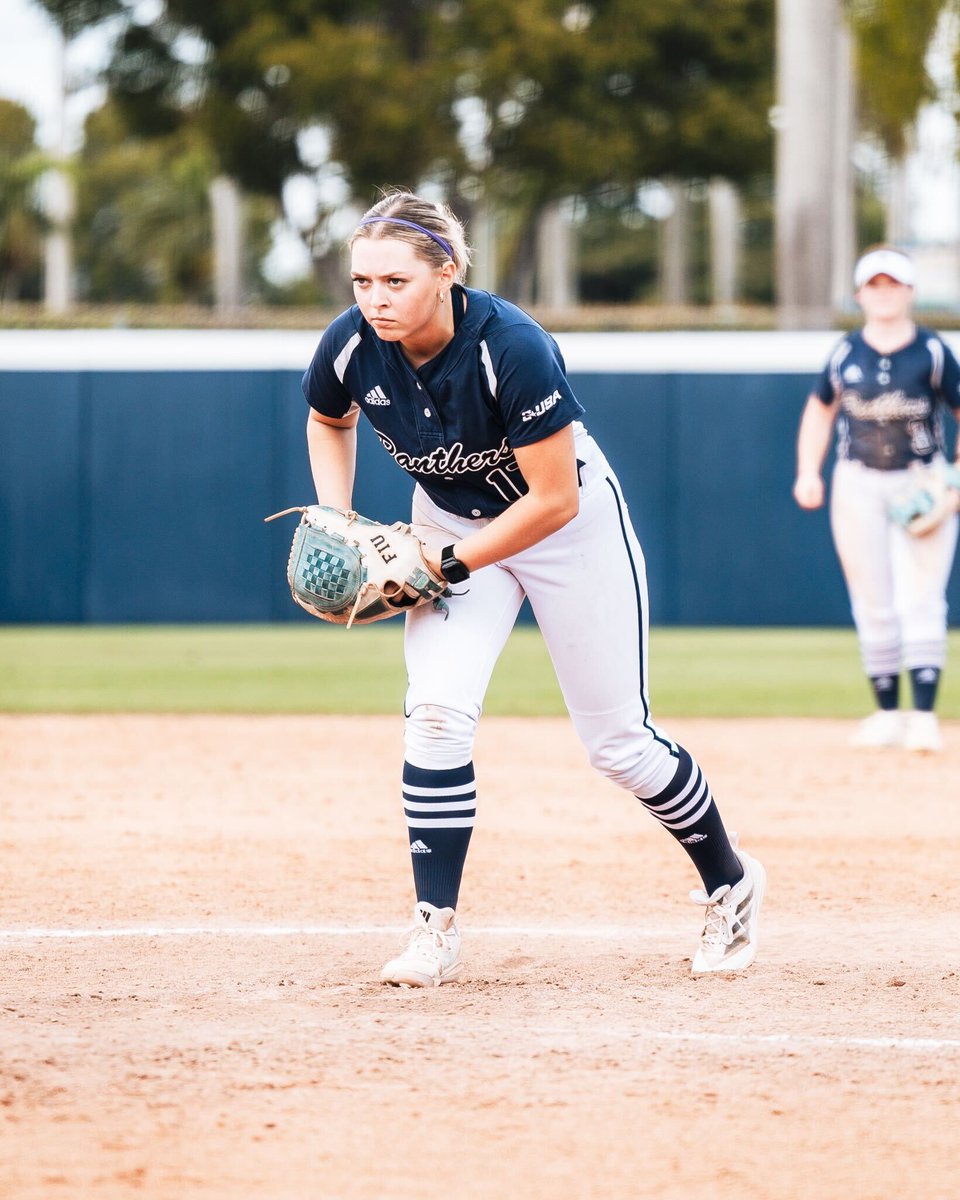 Brooke McNichols entering the ⭕️ in the 6th w/BYU ahead 5-1