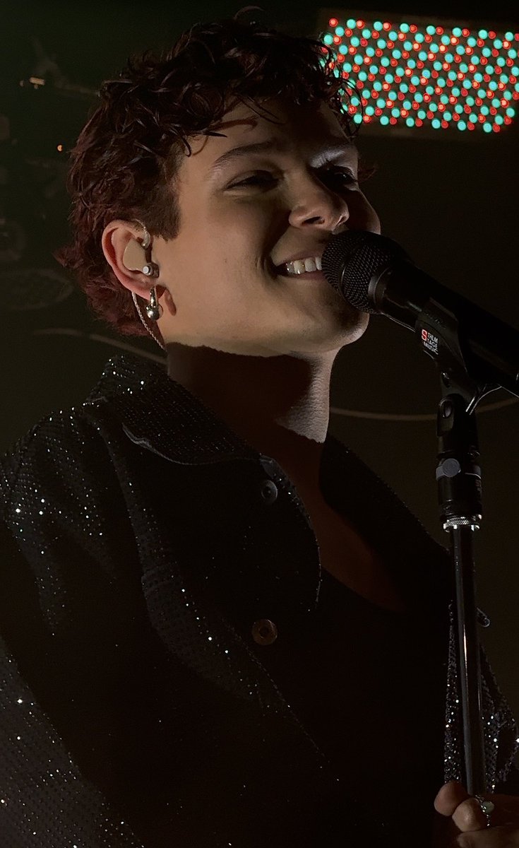 julinspiration's tweet image. why pay for therapy if you have smiley Omar
a little thread 🧵: