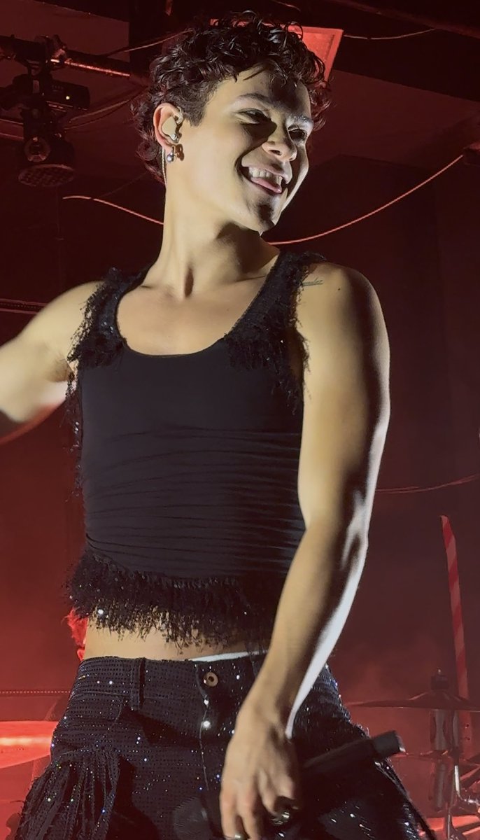 julinspiration's tweet image. why pay for therapy if you have smiley Omar
a little thread 🧵: