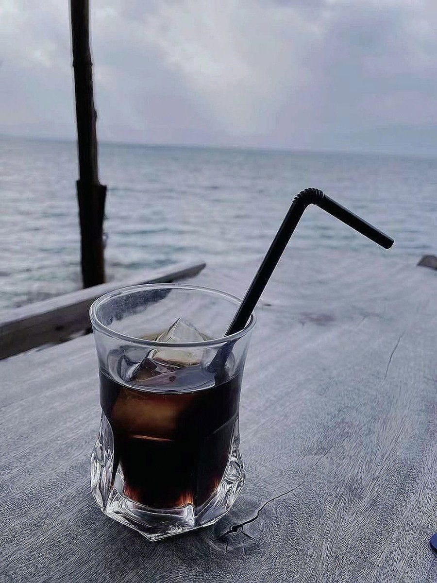 trant_d's tweet image. Confidence is the power that allows you to keep moving forward even when you can&apos;t see the future.