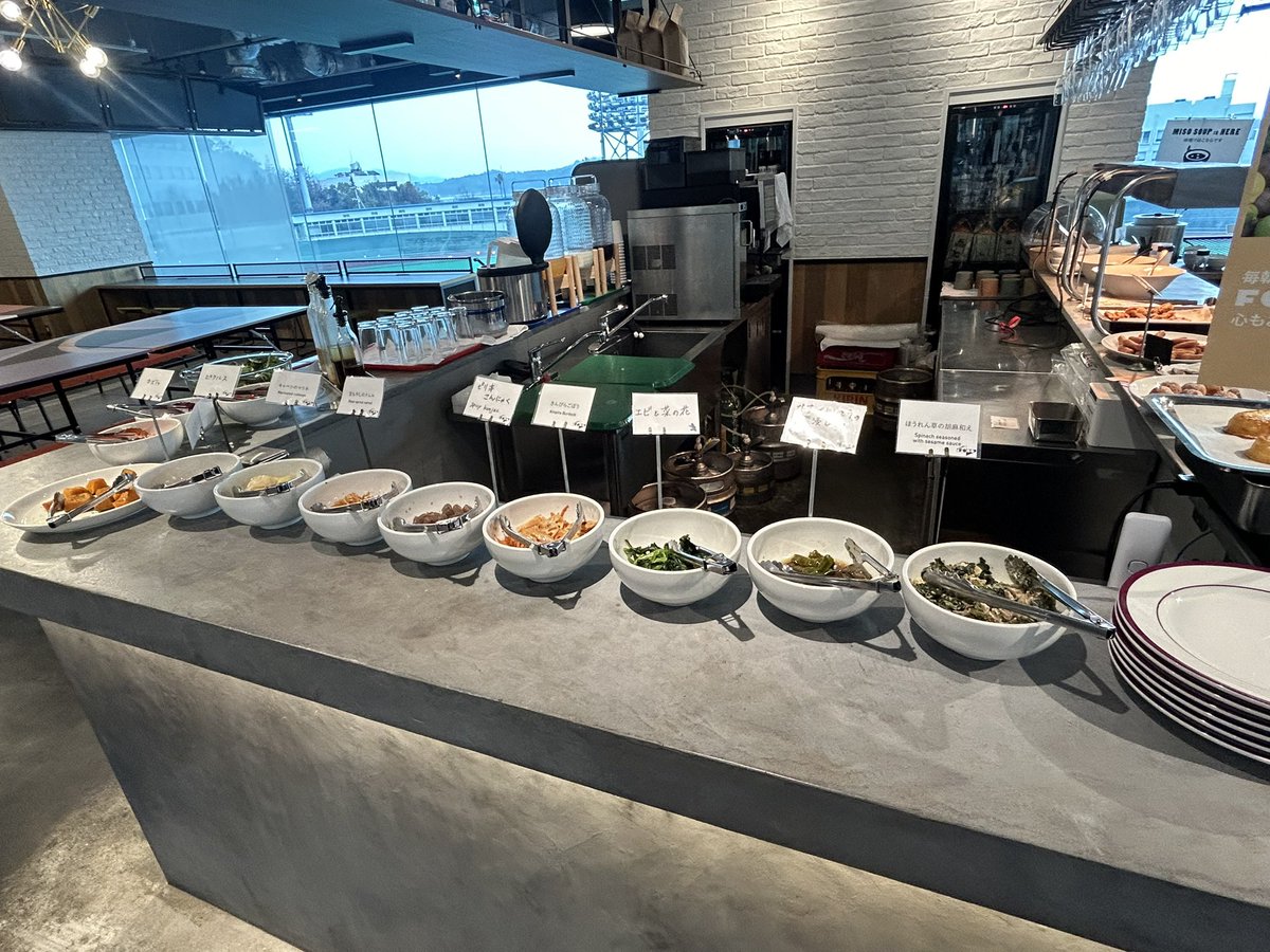 futurebirds5178's tweet photo. レストラン「FORQ」のモーニングは
バイキングスタイル🍴
「和」も「洋」も楽しめます😸
私は「和」にします🥢
#FORQ https://t.co/nM6YePL83T