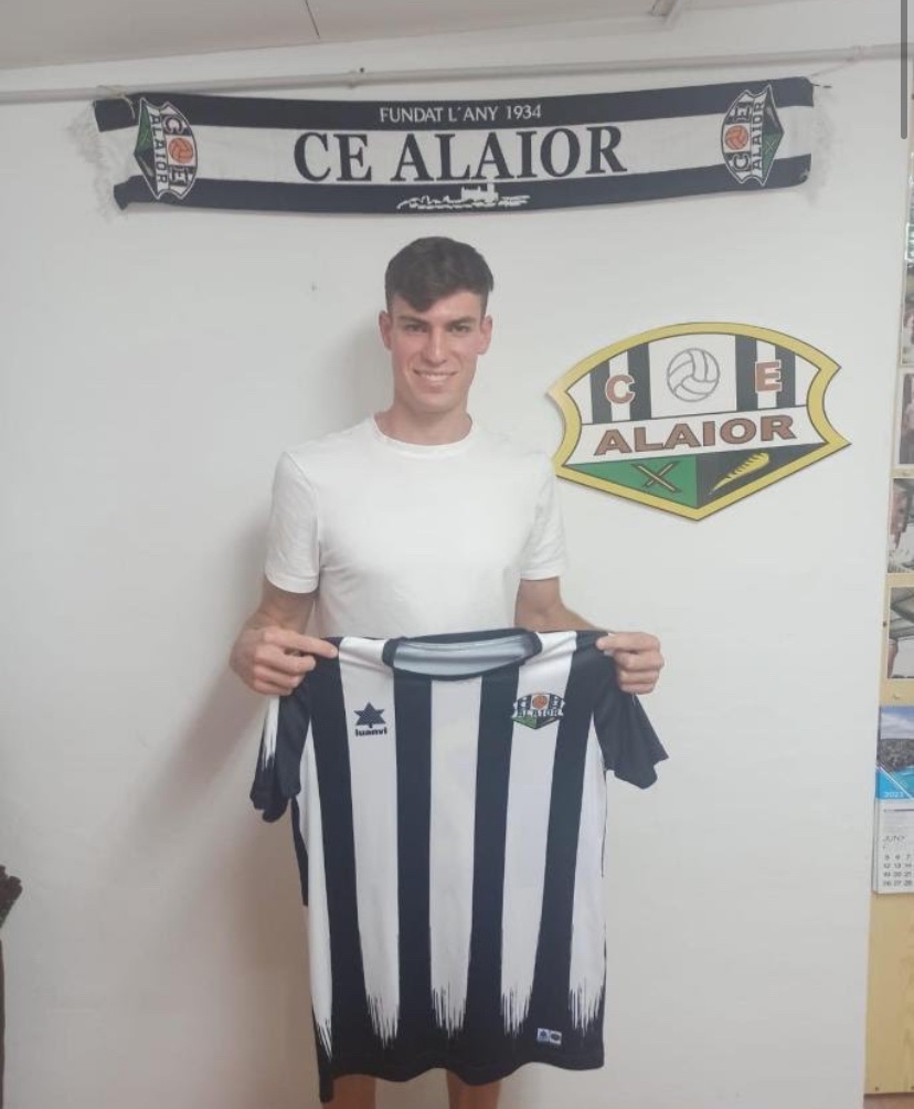 Nacional10x's tweet image. Preferente Autonómica - Mercado de invierno
Carlos Gómez regresa al CD Algar. Delantero con envergadura que previamente disputaría en CE Alaior (3 RFEF) y llega para paliar el déficit ofensivo de los algareños