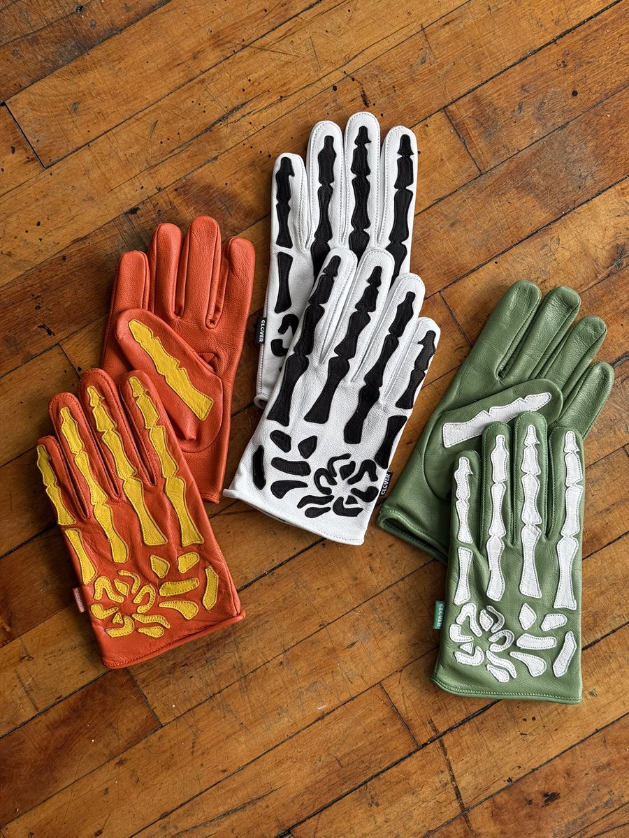sweetcian730's tweet photo. Clover Bone Gloves https://t.co/eSk7DwRJaa