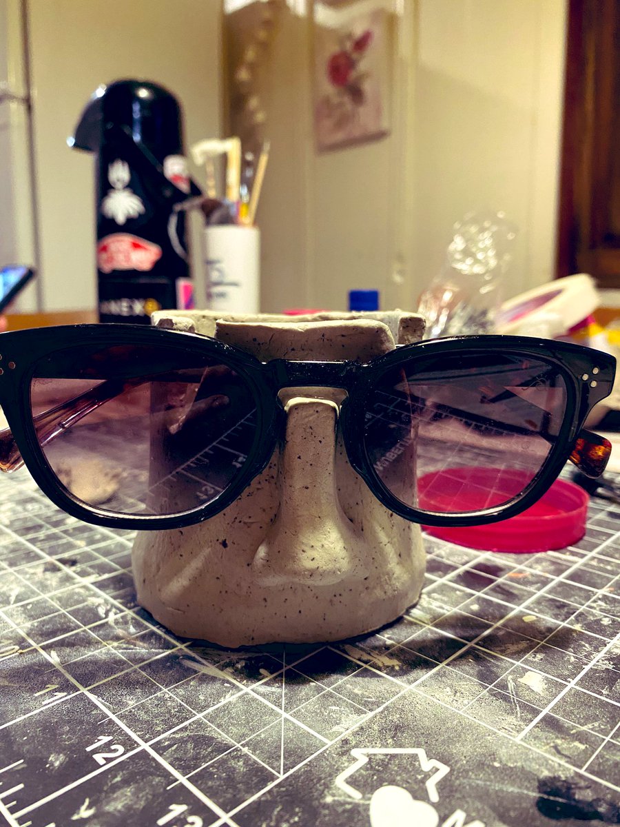 dafborba's tweet photo. Primeiro porta óculos com #ceramicafria
Agora é esperar secar... https://t.co/OeJdoGJdrM