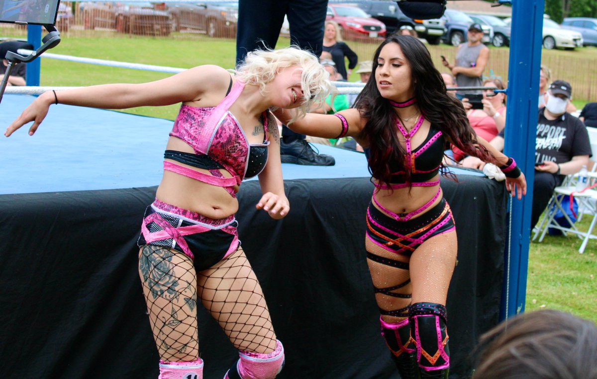 DAFALCON11's tweet photo. Here's more from that great title match at #ENVISION2 (06/23) Jazmin v HHJ rocked the yard! #NextSHIMMER 📸 DFalcon https://t.co/IFzM4NKE0Y