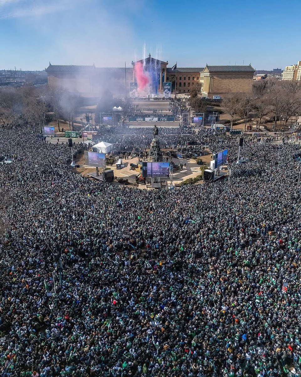 JamesSeltzer's tweet photo. I’m so proud to be an Eagles fan. Go Birds. https://t.co/GVPg3Je250
