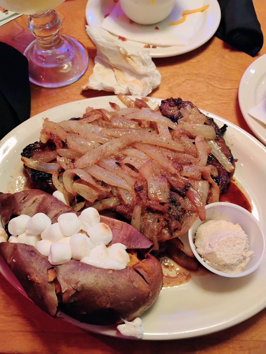 Rmjwolf_🐺 tweet media