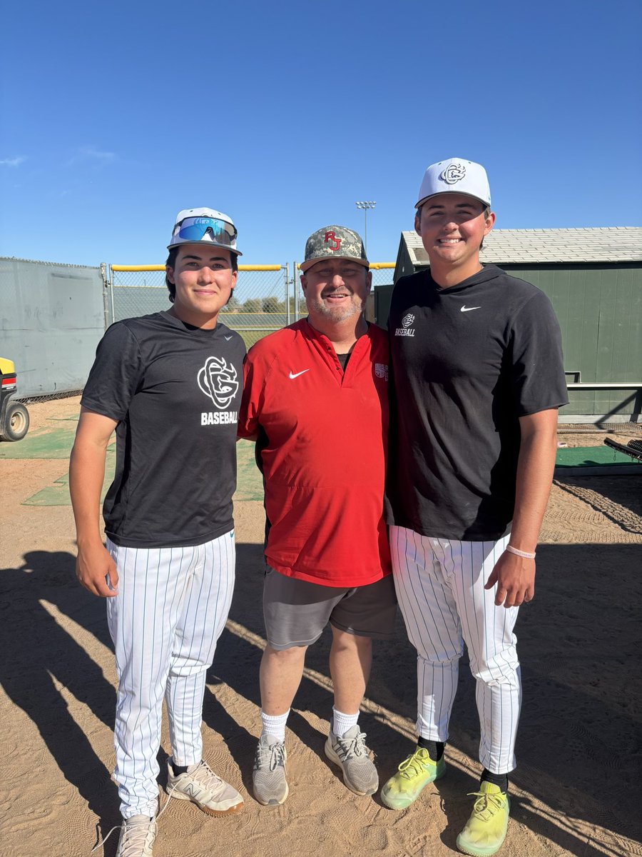 Regis Jesuit Baseball tweet media