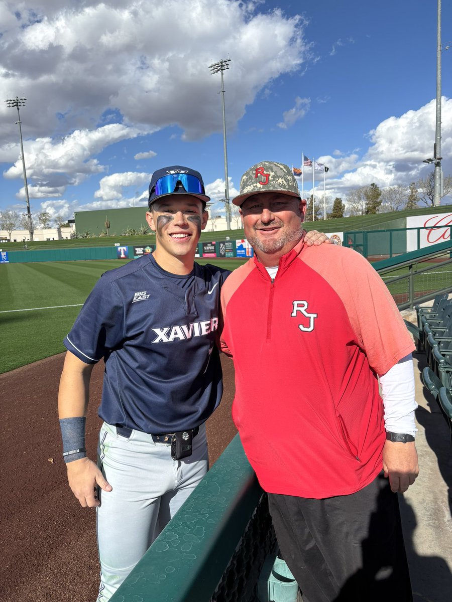Regis Jesuit Baseball tweet media
