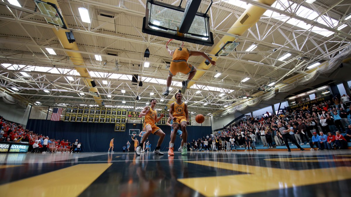 Gustavus Athletics (@gustieathletics) on Twitter photo .<a href="/Gustavus_MBB/">Gustavus Basketball</a> won its first MIAC regular season title since 2011-12, upsetting No. 6 Saint John's 66-62, while snapping a 15-game losing streak against the Johnnies
Recap: gogusties.com/news/2025/2/15…
#GoGusties | #d3hoops .<a href="/Gustavus_MBB/">Gustavus Basketball</a> won its first MIAC regular season title since 2011-12, upsetting No. 6 Saint John's 66-62, while snapping a 15-game losing streak against the Johnnies
Recap: gogusties.com/news/2025/2/15…
#GoGusties | #d3hoops