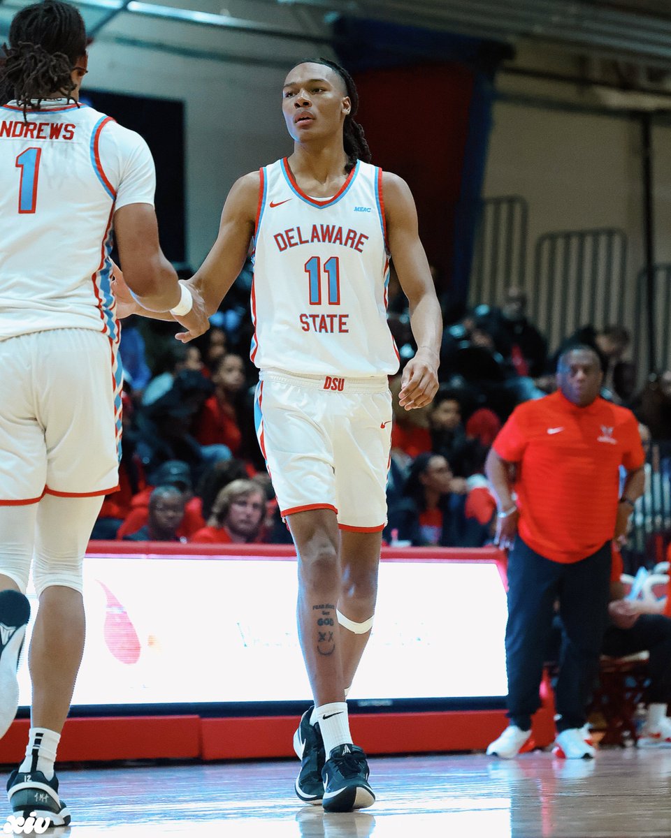 DSUMBB's tweet image. THAT’S 1..2..3..4..✋🏾 STRAIGHT WINS and ANOTHER SELLOUT

#YouKnow #DelStateMBB #GoHornets🐝