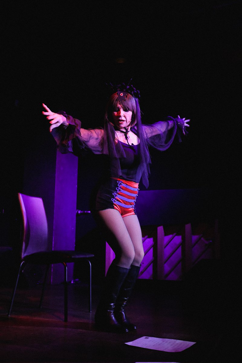What a show! And what a great audience! Thanks to everyone who came and enjoyed spending time in the mad world of Grit, Glitter and Gaslight! xx