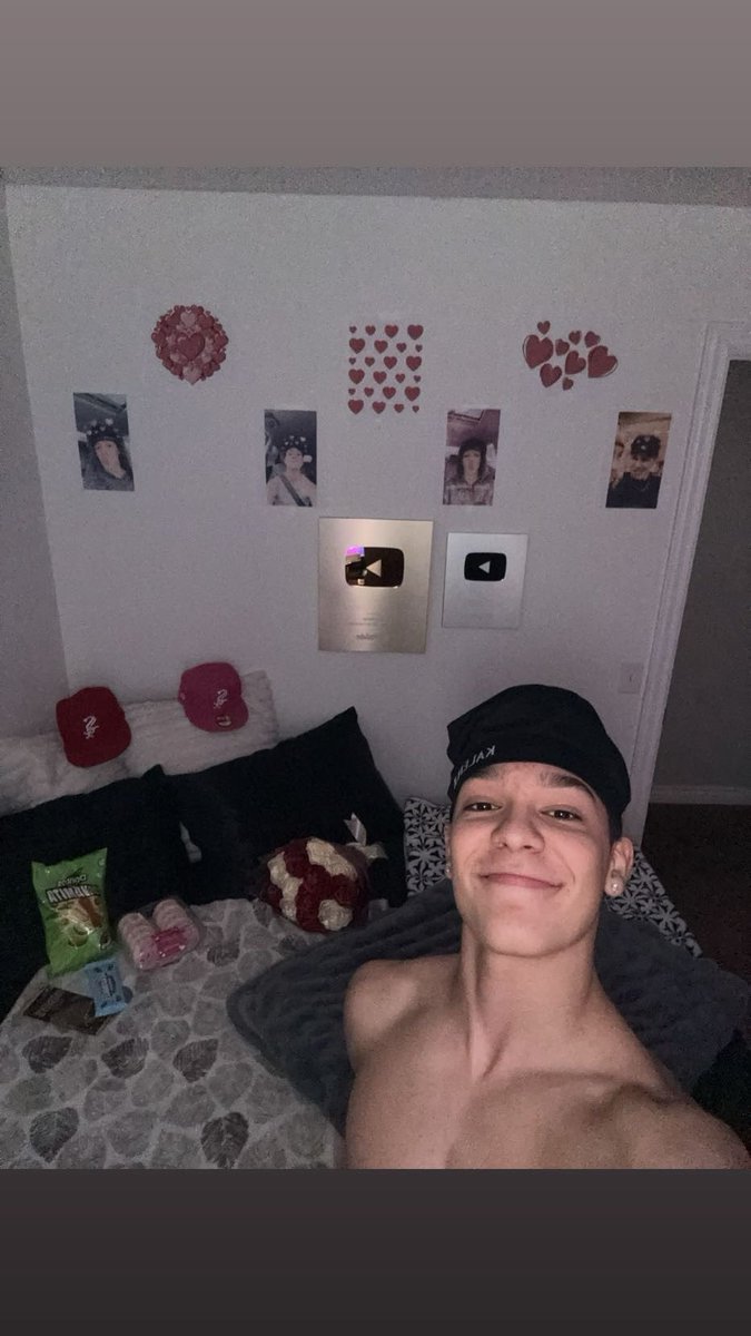 How was your Valentine’s? twitch.tv/videos/2381354…