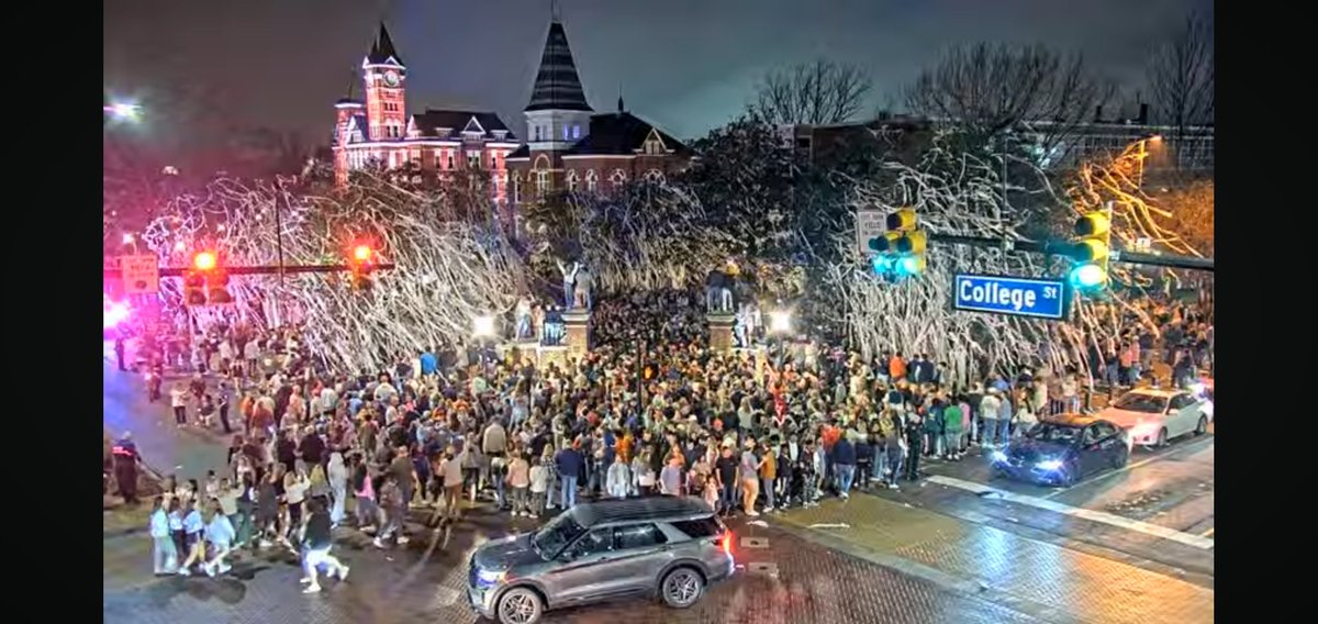 jaredwpearce's tweet photo. WDE! #auburn #auburntigers #1 #toomerscorner https://t.co/6ebXMNfu2n