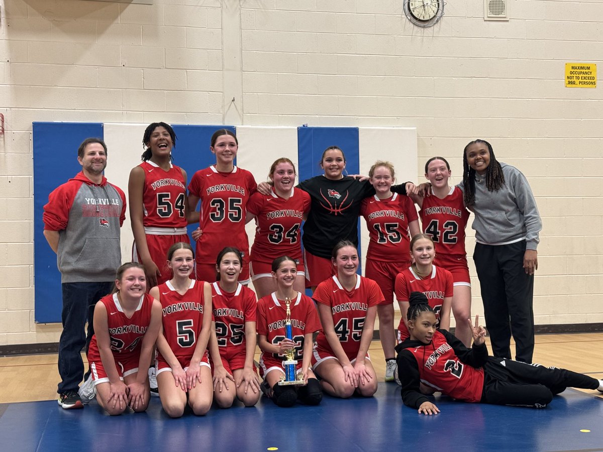 These 7th grade Foxes are #1! 👏🏻🦊🏀⛹🏼‍♀️ ⁦<a href="/115yms/">Yorkville Middle School</a>⁩ ⁦<a href="/Yorkville115/">Yorkville Community Unit School District 115</a>⁩